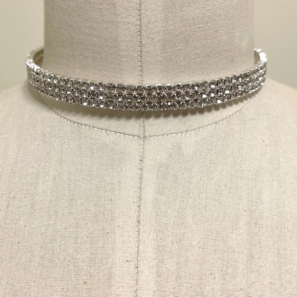 Jewelry - ❤️ Rhinestone Cuff Choker Necklace